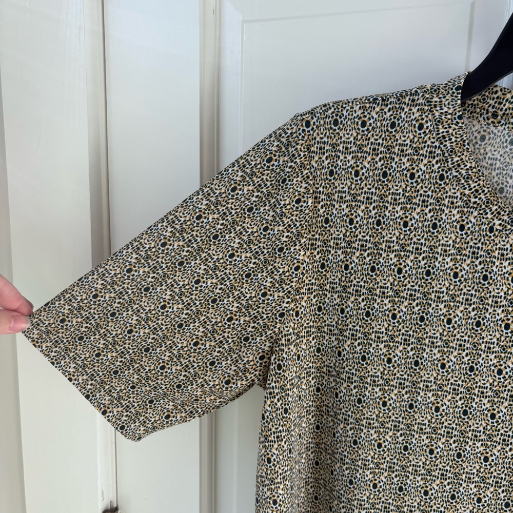 (3/$25) Beacon Apparel Geometric Pattern Short Sleeve Shirt Stretchy Size L